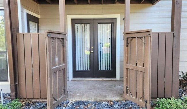 Building Photo - 401 Park Ridge Cir