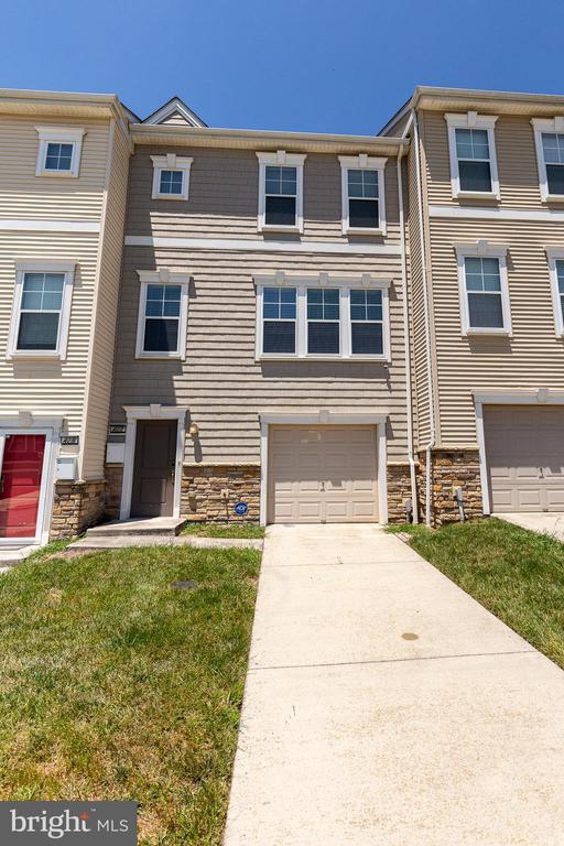 Building Photo - 427 Woodcrest Dr SE