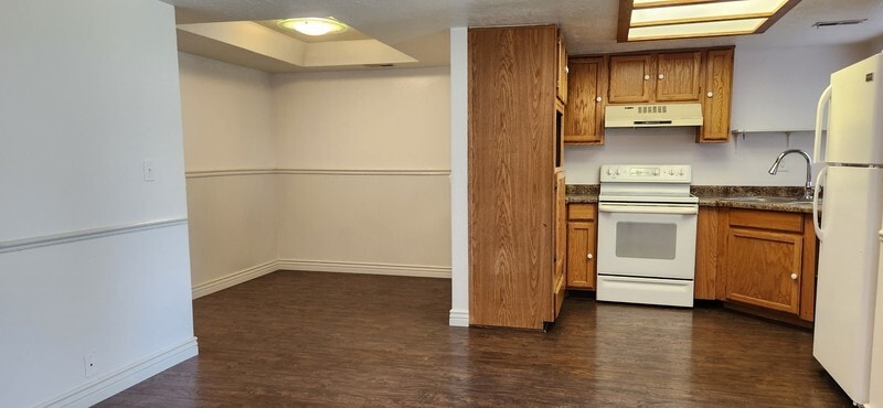 Building Photo - 479 E 820 S