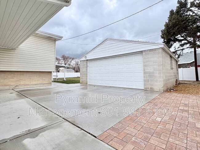 Building Photo - 3894 W Marcus Rd