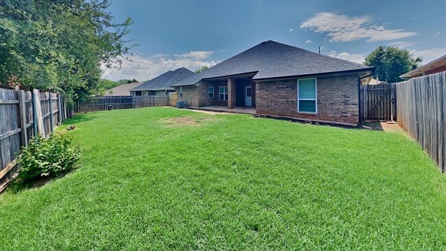 Building Photo - 3 Bedroom Home in Edmond