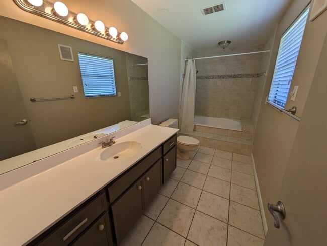 Building Photo - 4635 Longbow Dr