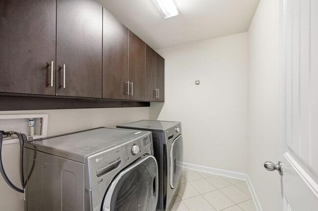 Building Photo - 304 Atwood Dr