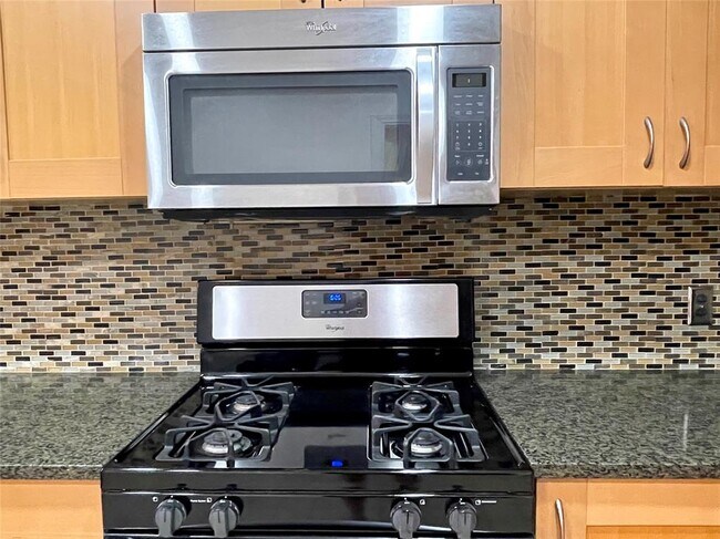 Building Photo - 5912 Avery Island Ave