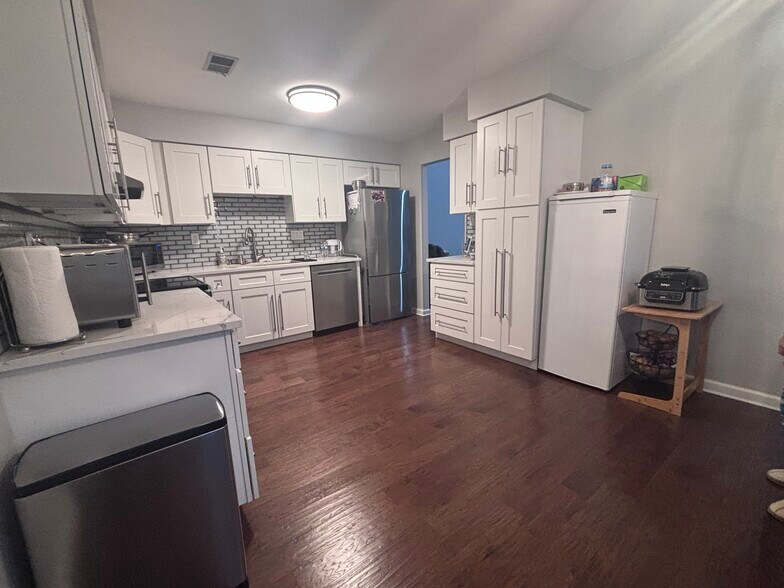 Building Photo - 2563B Pheasant Run