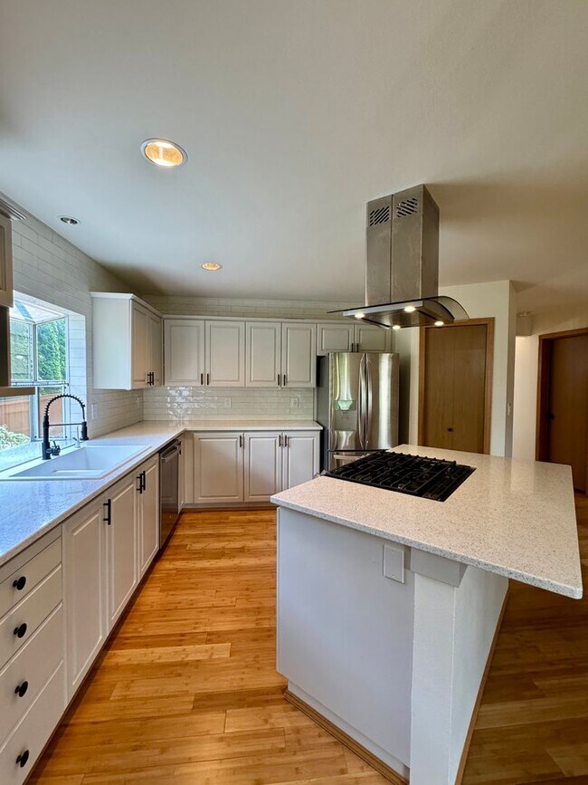 Building Photo - 12726 Plateau Cir NW