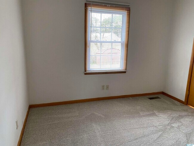 Building Photo - 4211 Tee Jay Dr NW