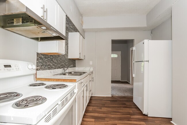 Building Photo - 5761 Iris Blvd