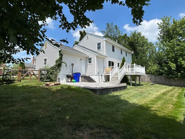 Building Photo - 2425 Calf Run Dr
