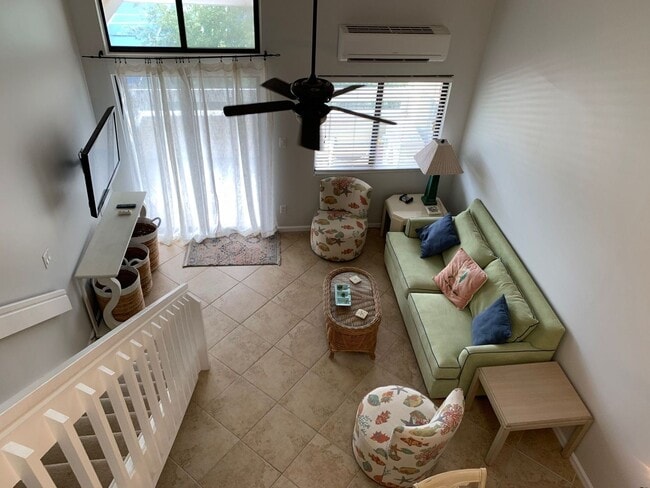 Building Photo - 1 Bedroom loft condo located in North Myrt...