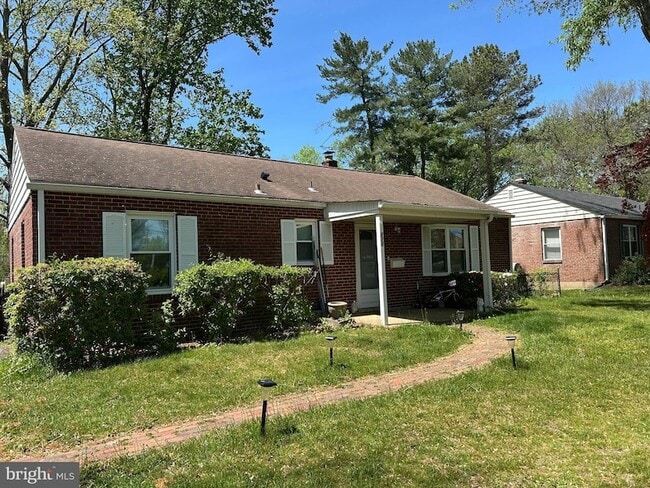 Primary Photo - 714 S College Ave