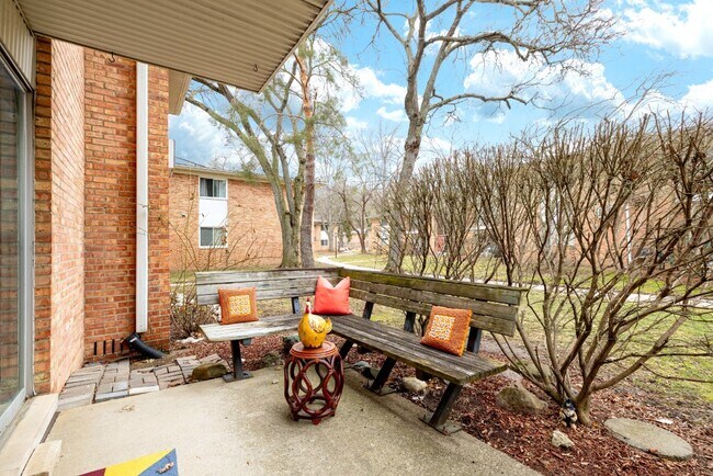 Building Photo - 1209 Island Dr