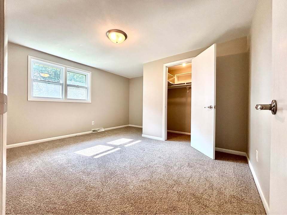 Building Photo - 730 Vernon Ave NW