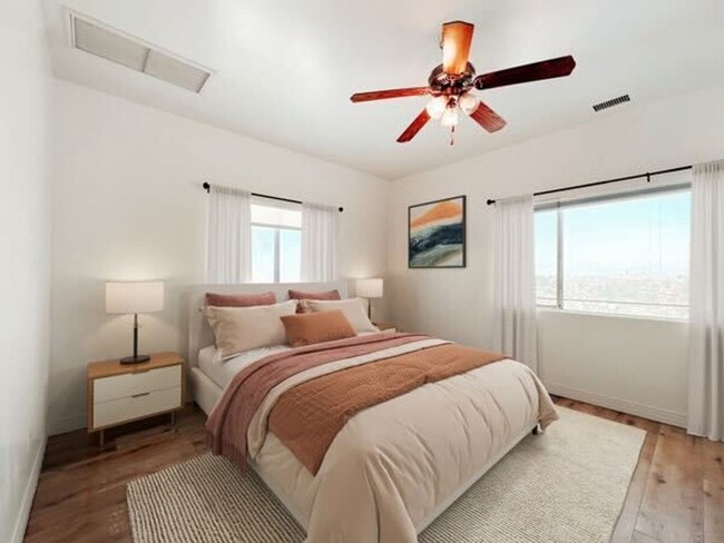 Building Photo - Gorgeous 2 Bed with Views East to the Moun...