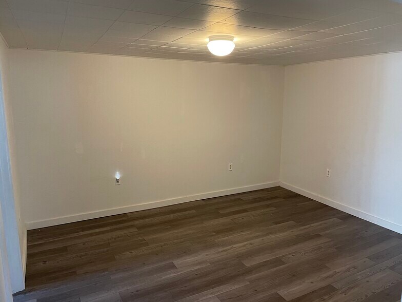 Building Photo - 1127 Schley Ave