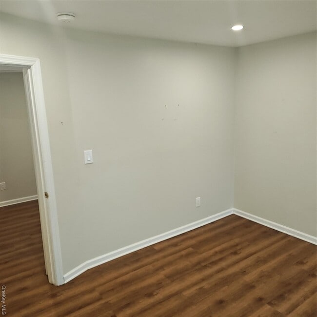 Building Photo - 909 Provost Ave