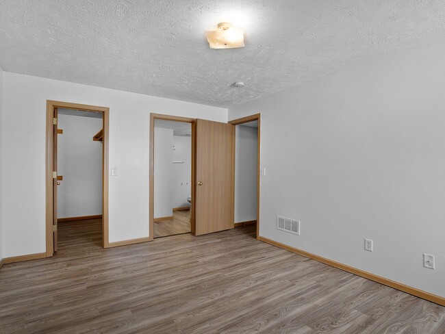 Building Photo - New Carpet* New Luxury Vinyl Plank* New Qu...