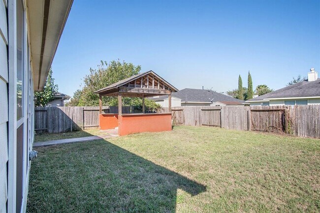 Building Photo - 19718 Summerlin Dr