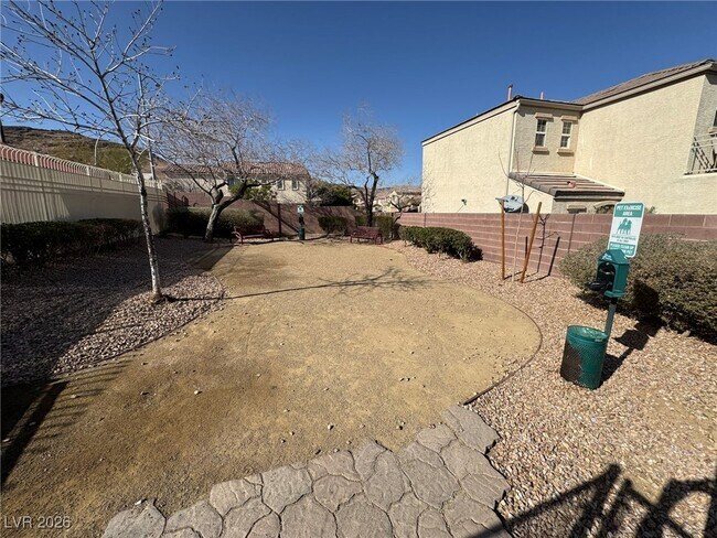 Building Photo - 9208 Nerone Ave