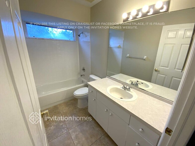 Building Photo - 3016 Savannah Oaks Cir