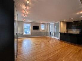 Building Photo - 29 S State St