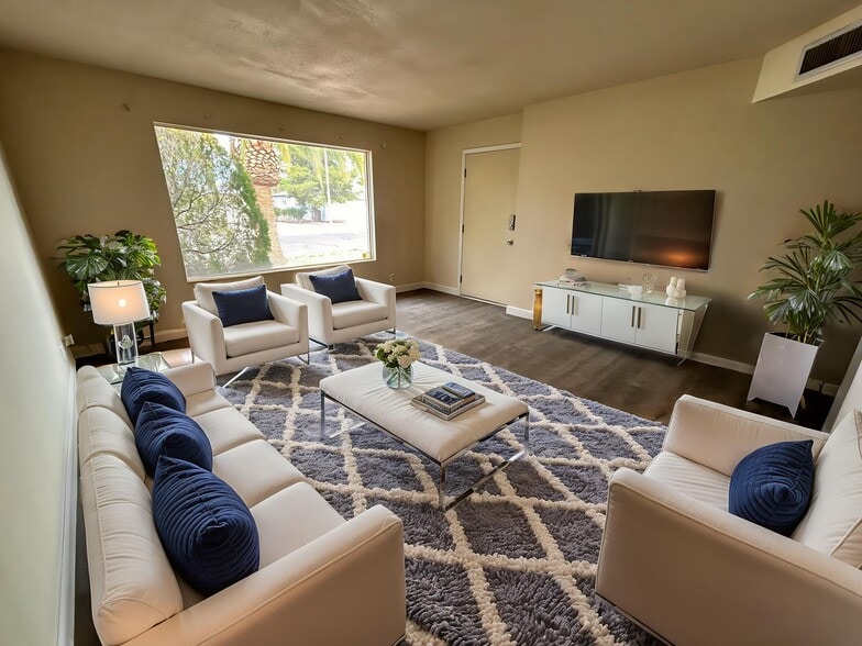 Building Photo - 6049 E Albany St