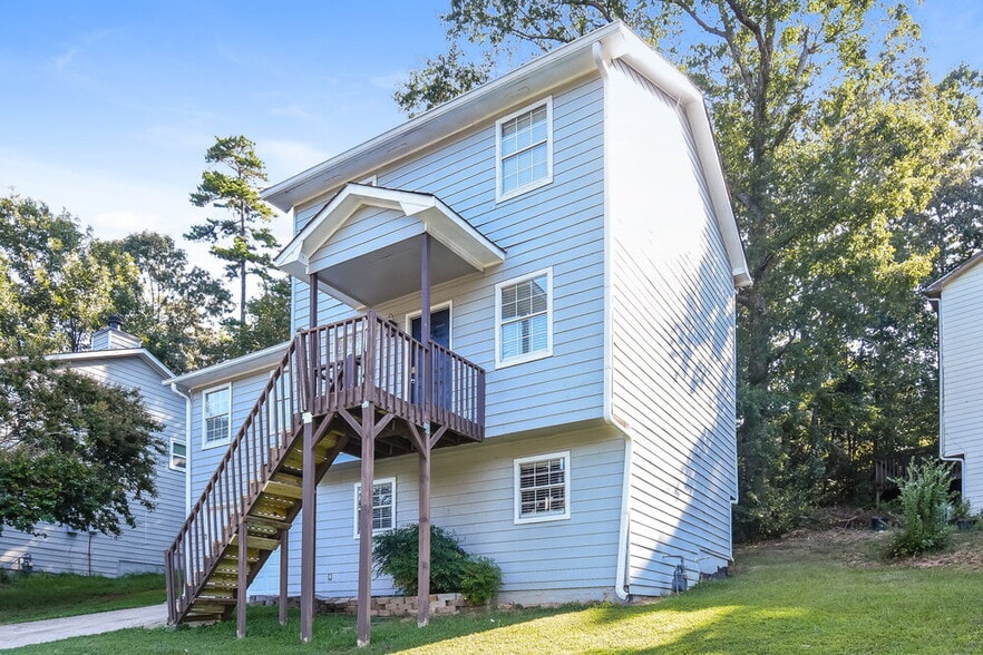 Building Photo - 3756 Cherokee Overlook Dr