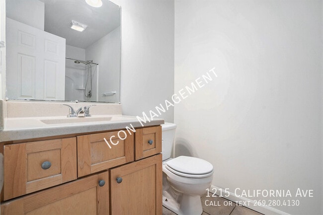 Building Photo - 1215 California Ave