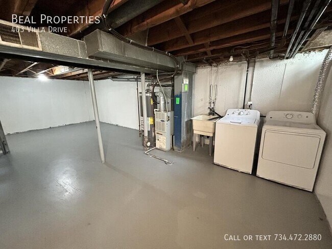 Building Photo - 403 Villa Dr