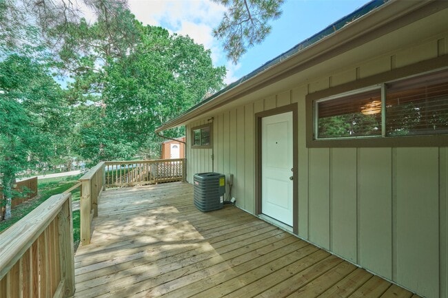 Building Photo - 20 Harbour Row Dr