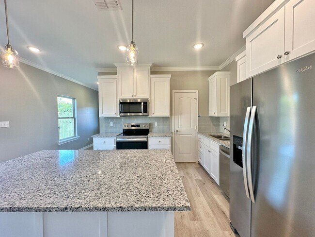 Building Photo - 6213 Villa Rosa Way
