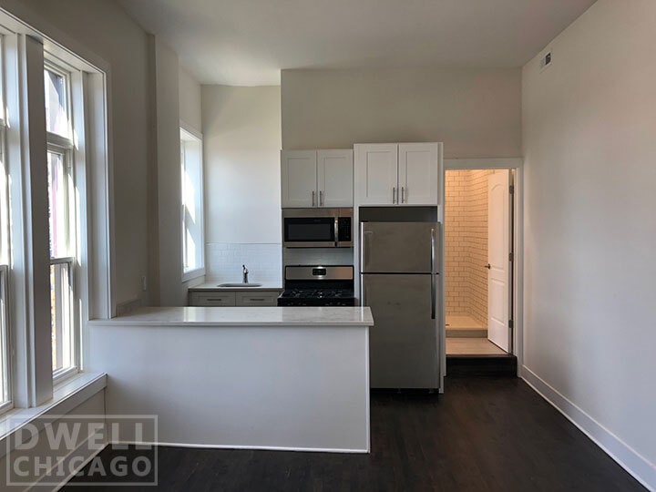 Building Photo - 2362 N Clybourn Ave