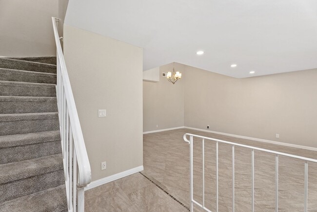Building Photo - Beautiful Yorba Linda 3 Bedroom 2.5 Bathro...