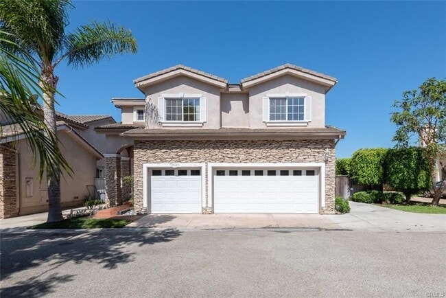Primary Photo - Executive Town Home in Central Torrance