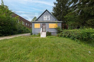Building Photo - Inviting 3 Bed 1 Bath Single Family Home