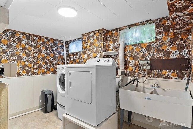Building Photo - 4500 Acreview Ln