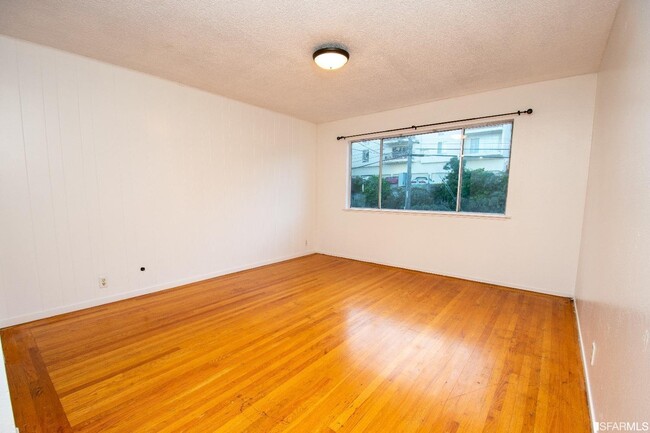 Building Photo - 477 Burnett Ave