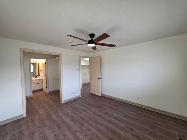 Building Photo - 1607 S Olson St