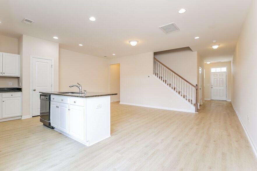 Building Photo - 38 Rivers Point Row