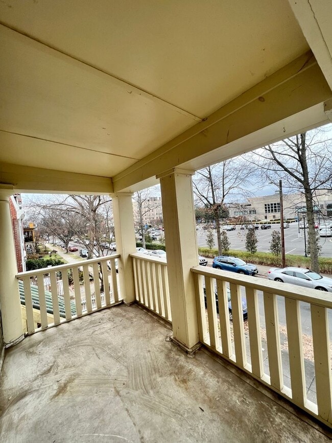 Building Photo - 402 N Sheppard St