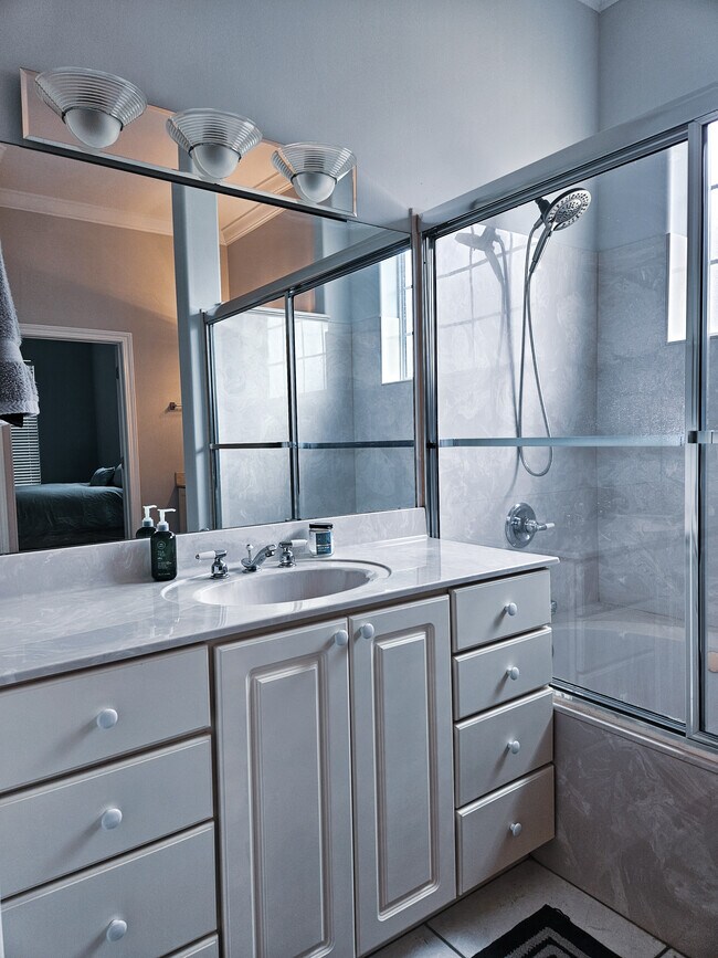 Building Photo - 4035 Broken Arrow Ct