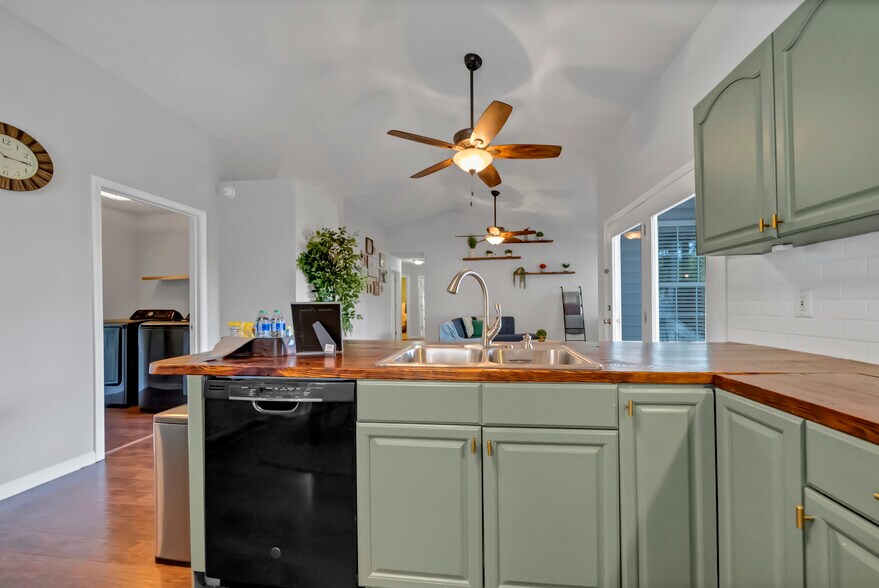 Building Photo - 345 Firebridge Dr