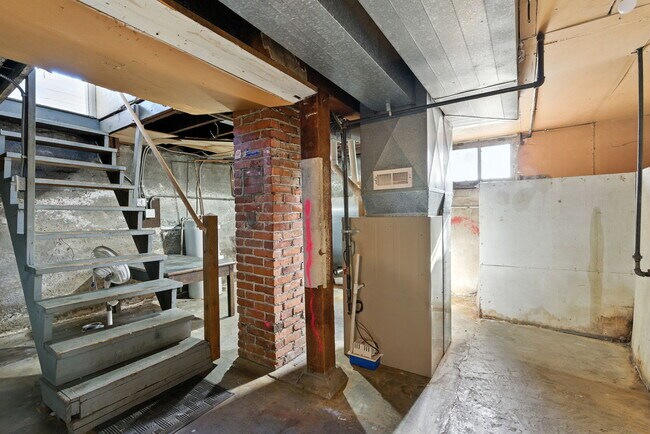 Building Photo - 3155 N Farragut St