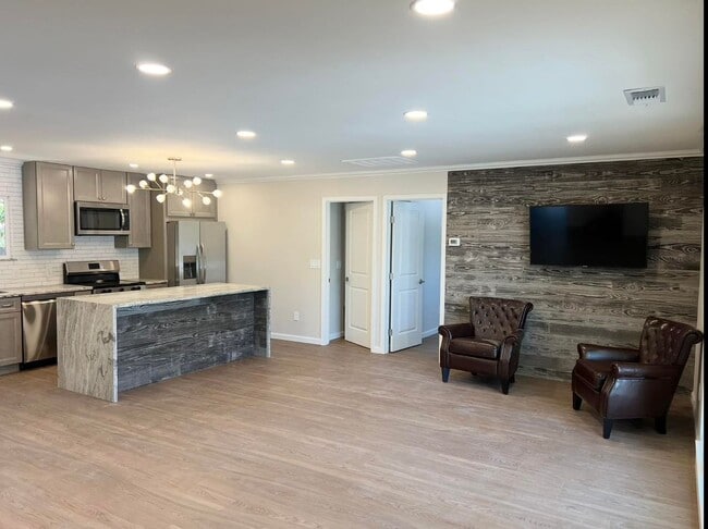 Primary Photo - Spacious ADU For Rent in Carmichael, CA