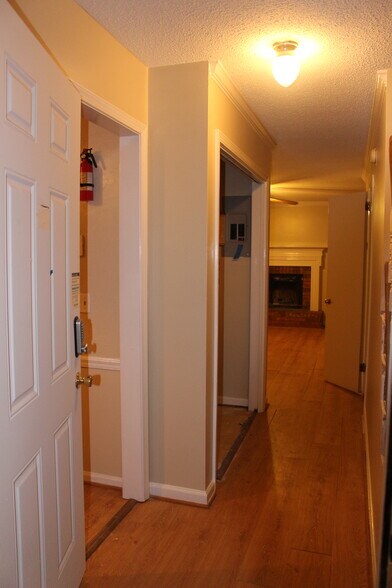 Building Photo - 359 Jamestown Manor Dr