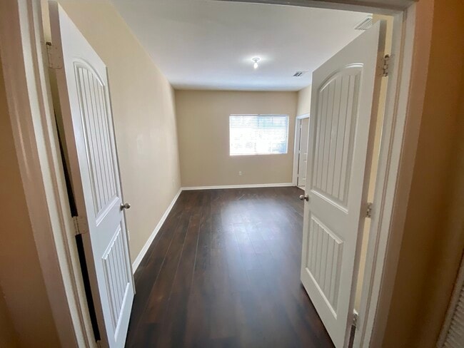 Building Photo - 3538 NW 29th Ct
