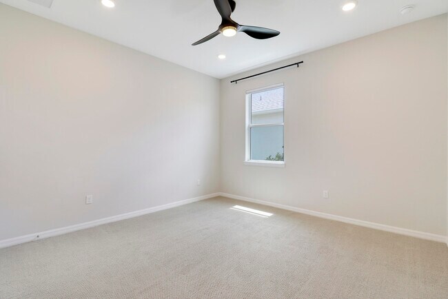 Building Photo - 12545 SW Gray Fox Ln