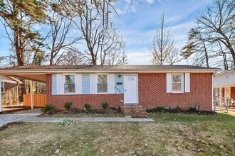 Building Photo - 2921 Ravencroft Dr