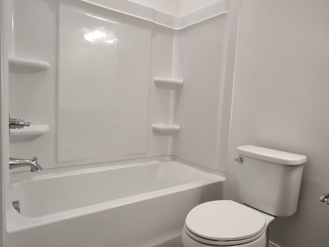 Building Photo - Beautiful Pristine, move-in ready Townhome...