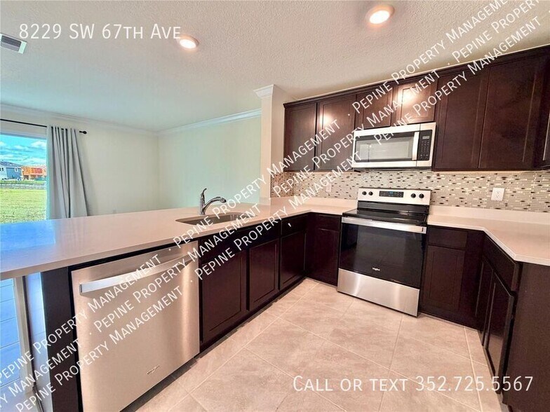 Building Photo - 8229 SW 67th Ave